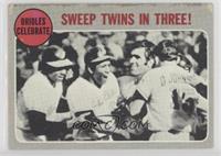 Orioles Celebrate - Sweep Twins In Three! [COMC RCR Poor]