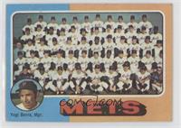 Team Checklist - New York Mets Team, Yogi Berra [Good to VG‑EX]