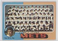 Team Checklist - New York Mets Team, Yogi Berra [Good to VG‑EX]