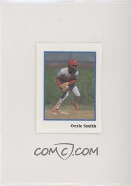 1990 Publications International Stickers - Cut Singles #_OZSM.2 - Ozzie Smith (Fielding)