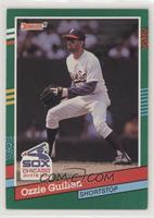 Ozzie Guillen (Blue Stripes on Right Border) [EX to NM]