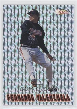 1993 Pacific Prisms Jugadores Calientes - [Base] #17 - Fernando Valenzuela