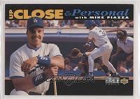 Up Close & Personal - Mike Piazza (Black Bar on Bottom) [EX to NM]