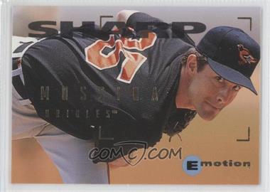 1995 Skybox Emotion - [Base] #9 - Mike Mussina