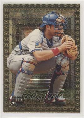 1995 Topps Embossed - [Base] - Golden Idols #110 - Mike Piazza