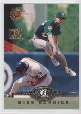 1995 Topps Stadium Club - [Base] - 1st Day Issue #245 - Mike Bordick