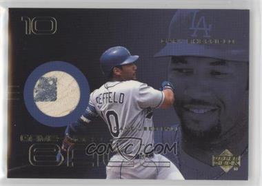 2000 Upper Deck Gold Reserve - Game-Used Ball #B-GS - Gary Sheffield