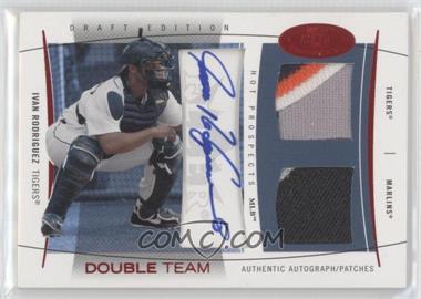 2004 Fleer Hot Prospects Draft Edition - Double Team Jerseys - Red Hot Patches Signatures #DTAP/IR - Ivan Rodriguez /22