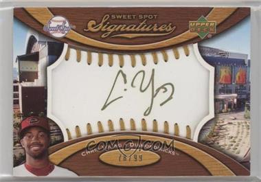 2007 Sweet Spot - Signatures Ball - Gold Stitching Gold Ink #SS-YG - Chris Young /99