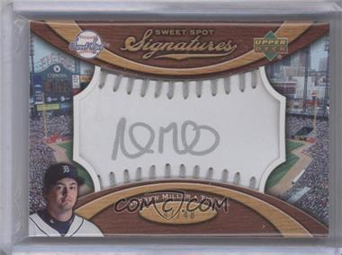 2007 Sweet Spot - Signatures Ball - Silver Stitching Silver Ink #SS-AM - Andrew Miller /48