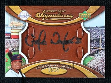 2007 Sweet Spot - Signatures Glove Leather - Brown Black Ink #SS-VM - Victor Martinez /25 [Noted]