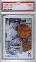 SP Photo Variation - Yasiel Puig (Big Glove) [PSA 9 MINT]