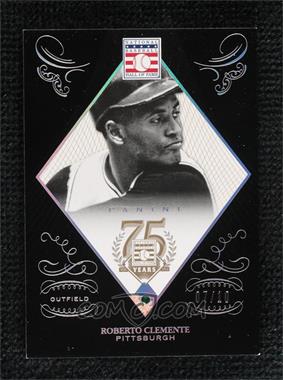 2014 Panini Hall of Fame - Hall of Fame 75th Anniversary - Emerald #74 - Roberto Clemente /10