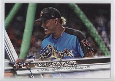 2017 Topps Update Series - [Base] #US33.2 - Short Print Variation - Salvador Perez (Holding Glove)