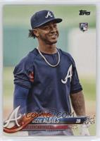 SP - Photo Variation - Ozzie Albies (Warmup Shirt)