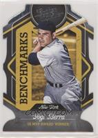 Yogi Berra [EX to NM]