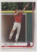 Mike Trout (Leaping Catch) [EX to NM]