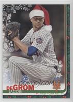 SP Variation - Jacob deGrom (Santa Hat)