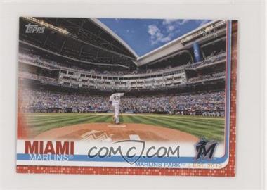 2019 Topps Mini - [Base] - Red #555 - Miami Marlins, Marlins Park /5