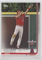 Mike Trout (Leaping Catch) [EX to NM]