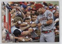 SP - Photo Variation - Mike Trout (Signing Autographs)