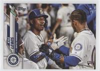 SP - Photo Variation - Kyle Lewis (In Dugout) [EX to NM]