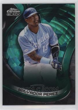 2022 Topps Chrome Black - [Base] - Green Atomic Refractor #64 - Salvador Perez /99