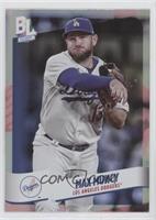 Uncommon Rainbow Foil - Max Muncy