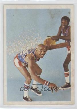 1971 Fleer Cocoa Puffs Harlem Globetrotters - Cereal [Base] #1 - Hubert Ausbie, Curly Neal [Poor to Fair]