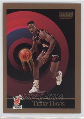 1990-91 Skybox - [Base] #144 - Terry Davis