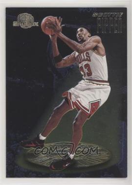 1995-96 Skybox Premium - Standouts #S2 - Scottie Pippen