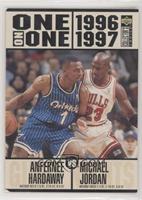 One on One - Anfernee Hardaway vs. Michael Jordan [EX to NM]