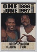 One on One - Hakeem Olajuwon vs. Shaquille O'Neal [EX to NM]