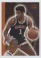 Oscar Robertson [EX to NM]