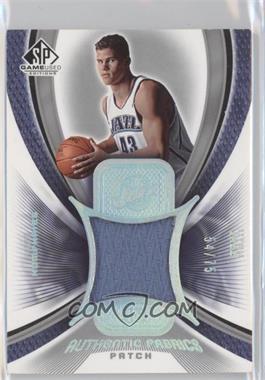 2005-06 SP Game Used Edition - Authentic Fabrics Patch #AFP-HH - Kris Humphries /75