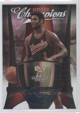 2009-10 Panini Certified - Certified Champions - Blue #12 - Oscar Robertson /100