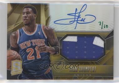 2015-16 Panini Replay - Buyback Autographs #13SPJA-15 - Iman Shumpert (2013-14 Panini Spectra Jersey Autographs Gold) /10