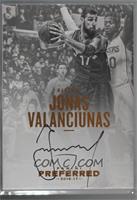 Autographs - Jonas Valanciunas [Noted] #/35