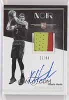 Rookie Patch Autograph Black and White - Kevin Huerter #/99