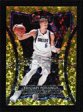 2019-20 Panini Select - [Base] - Hybrid Gold Disco Prizm #123 - Premier Level - Kristaps Porzingis /10