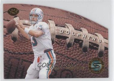 1996 Leaf - Statistical Standouts #10 - Dan Marino /2500