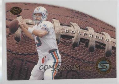 1996 Leaf - Statistical Standouts #10 - Dan Marino /2500