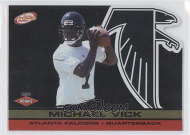 2001 Pacific Prism Atomic - [Base] - Gold #151 - Michael Vick /116