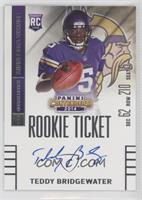 Teddy Bridgewater (Posing with Ball in Right Hand) #/103