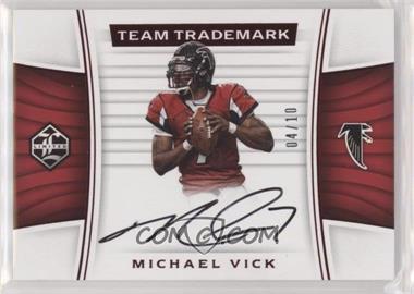 2017 Panini Limited - Team Trademark Signatures - Spotlight Ruby #TTS-MV - Michael Vick /10