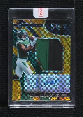 2021 Panini Select - Jumbo Rookie Signature Swatches Prizm - Gold Prizm #JRS-EMO - Elijah Moore /10 [Uncirculated]