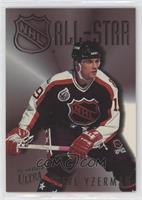 Steve Yzerman [EX to NM]