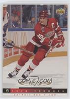 Steve Yzerman [EX to NM]