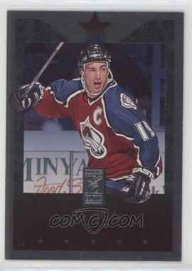 1995-96 Donruss Elite - [Base] - Die-Cut Uncut #16 - Joe Sakic