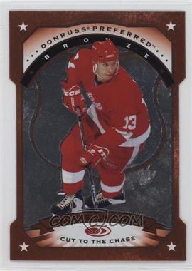 1997-98 Donruss Preferred - [Base] - Cut to the Chase #134 - Bronze - Vyacheslav Kozlov